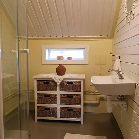 Haugtun Gardspensjonat Og Vendégház 2*